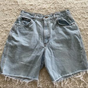 chic cutoff jean shorts
